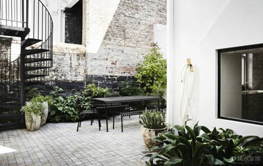 玄關這樣裝修，空間起碼大一倍