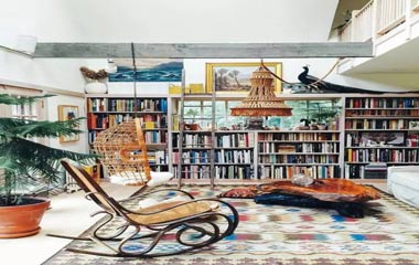 別再費勁整書房了，整面墻的大書架才最實用！