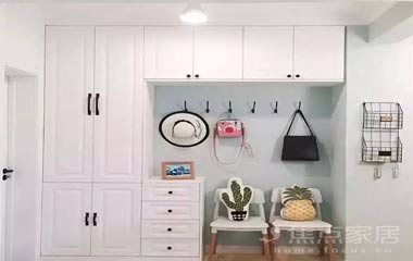 玄關這樣設計，朋友進門都愣住了，實在太美還特別實用！