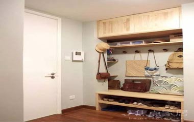 收納與換鞋功能兼具的4種玄關打造方案