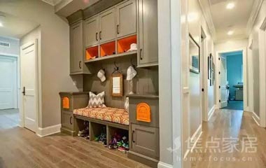 沒有換鞋凳的玄關(guān)，就只能算是擺設(shè)，浪費(fèi)空間！