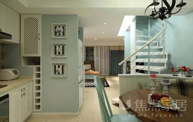 美式鄉村復式, 一進門客廳美的不像話