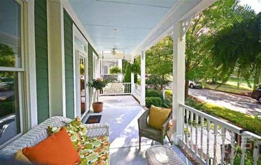 選房要有雙陽臺，一個晾衣服，一個釀生活！