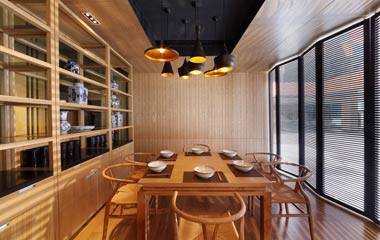 古魯奇榮登2014世界權(quán)威餐廳設(shè)計(jì)大獎(jiǎng)年鑒封面