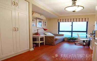 寬敞明亮帶落地窗的書房賞析