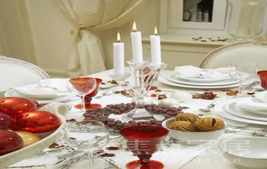 小飾品輕松搞定圣誕餐廳裝飾