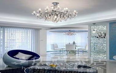 時(shí)尚小戶型 藍(lán)白馬賽克貼出純凈地中海