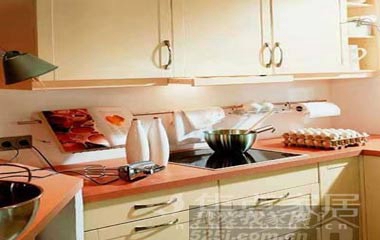 小戶型廚房收納歸置面面俱到　