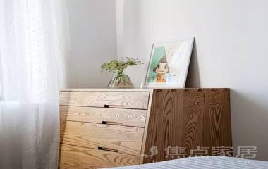 文藝女青年56㎡的家，客廳擺上書架墻，這個設計給滿分！