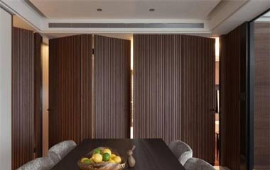 清透與深謐共構的澄靜