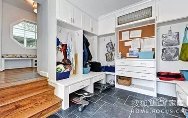 多功能玄關設計，可當衣帽間為臥室省空間