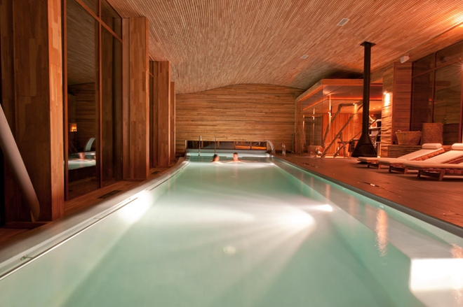 tierra patagonia賓館 矗立于湖畔的遠古化石