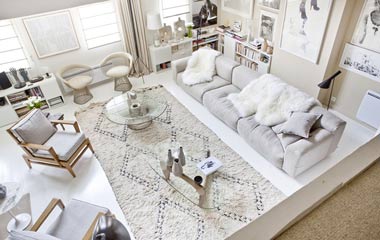 比法國女人更加優雅浪漫的法國素雅挑高公寓