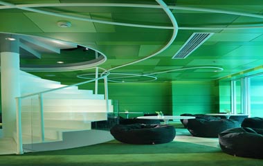 又及餐廳 柔和綠色系和天然大理石如同調色盤