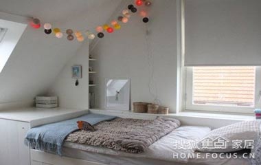 閣樓斜頂空間裝飾法 坐看天窗獨(dú)家景致