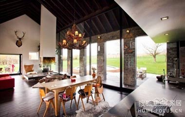 爸爸去哪兒新場地走在鄉(xiāng)間小路上比利時農(nóng)舍（