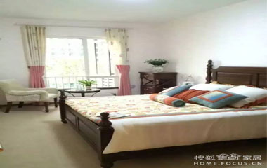 小臥室家具套裝組合的布局方法