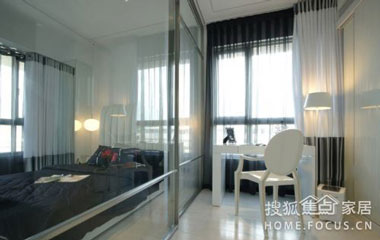 瑞士岸邊長(zhǎng)凳掛冰柱 展現(xiàn)玻璃裝修案例風(fēng)采