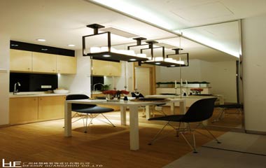 住進鳥語花香的大自然“樹屋”