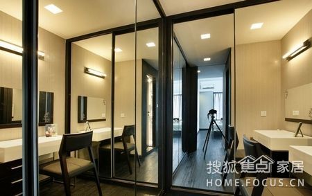 135平方米簡約居 黑白灰唯美裝修