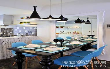 70平彩色童真家充滿愛 巧用鏡面寬敞空間