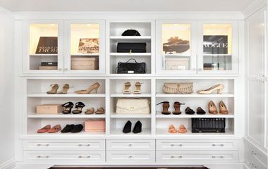 定制衣柜這樣組合，小戶型也能變大豪宅