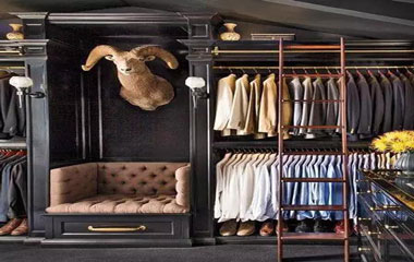 臥室太小,巧妙衣柜騰空間