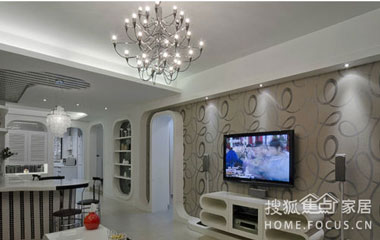 各種風格的挑高客廳電視墻 帶來美麗的點綴