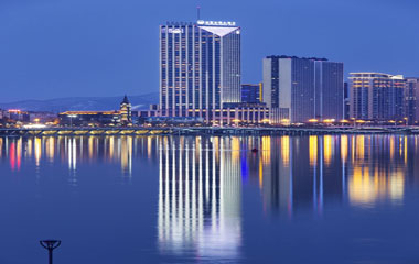 孫洪濤:世貿(mào)萬錦超五星豪華商務(wù)酒店