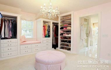 合理利用空間 打造衣帽間的收納空間