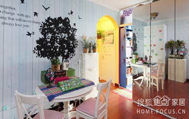 實用美觀的背景墻裝飾 簡單幾招填補墻面空白