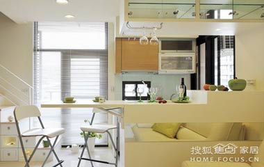 60平白領復式 純白基調上的美麗空間