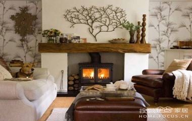 寒冷的冬季 一起圍在壁爐前取暖吧