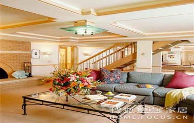 看小客廳如何變身媲美大廳堂