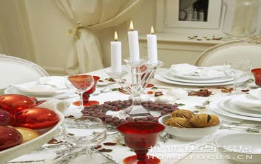 小飾品輕松搞定圣誕餐廳裝飾(圖)