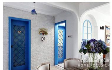 藍(lán)白色彩的清涼 帶你領(lǐng)略地中海風(fēng)情公寓