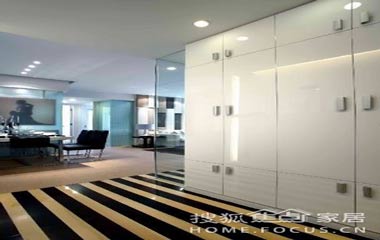 溫馨一家人 都市三口之家時尚三居典范