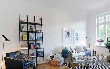 是客廳亦是書房 休閑閱讀兩不誤