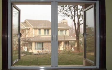 隱形紗窗作用大 清潔保養不能忽視