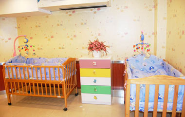 全面二孩帶火二胎經(jīng)濟(jì) 母嬰家居處處顯現(xiàn)新商機